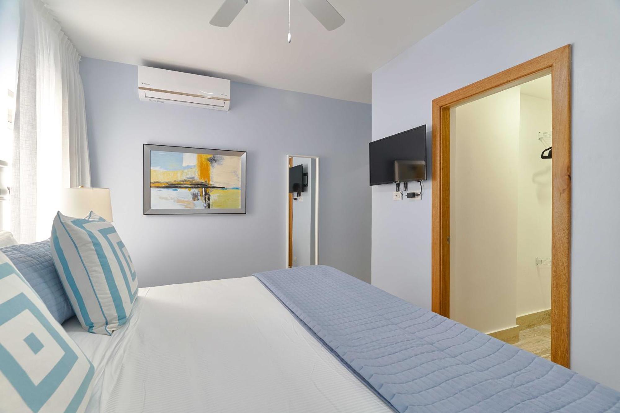 Costa Atlantica Punta Cana - Beach Vacation Condos Екстериор снимка