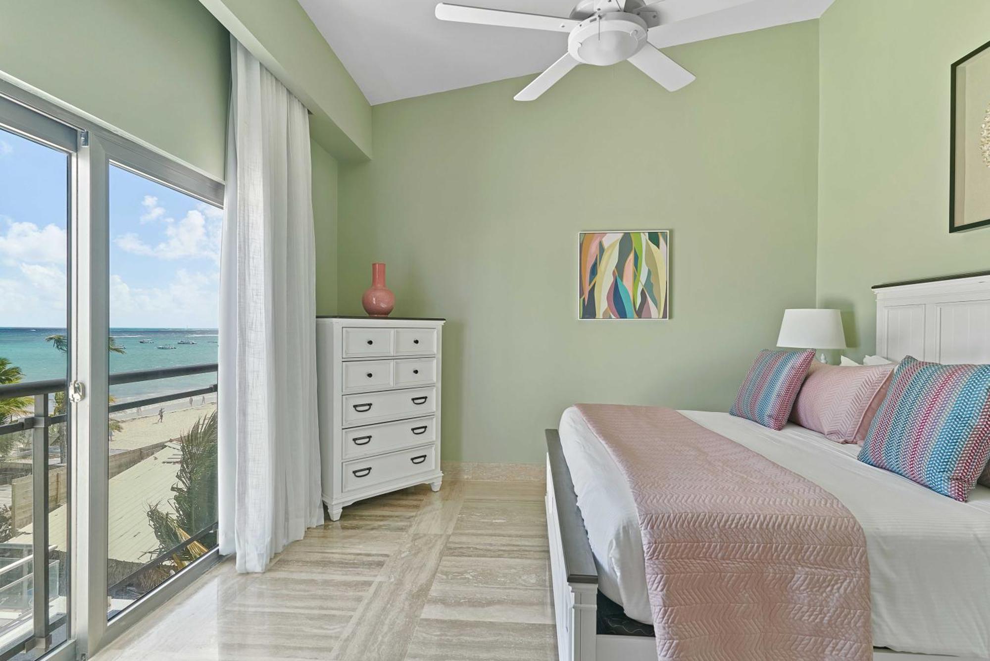 Costa Atlantica Punta Cana - Beach Vacation Condos Екстериор снимка